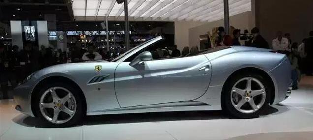 都說手動擋更有樂趣 為何超跑不用手動擋？