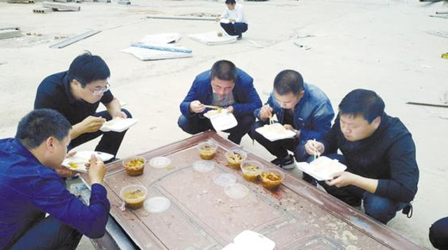 為了“創(chuàng)衛(wèi)”，他們蠻拼的