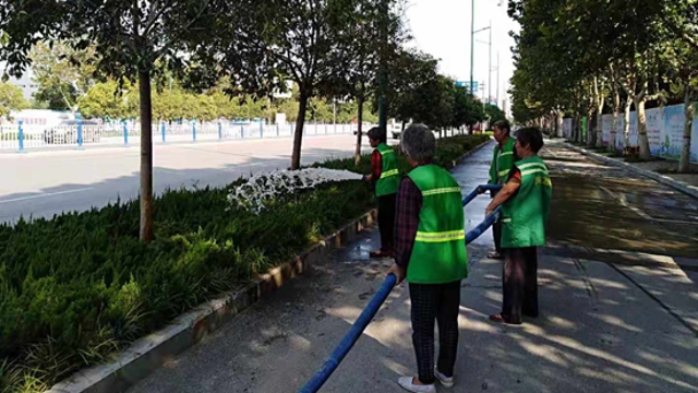 扮靚城市，為國慶增光添彩